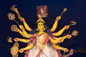 Ma Durga Asche